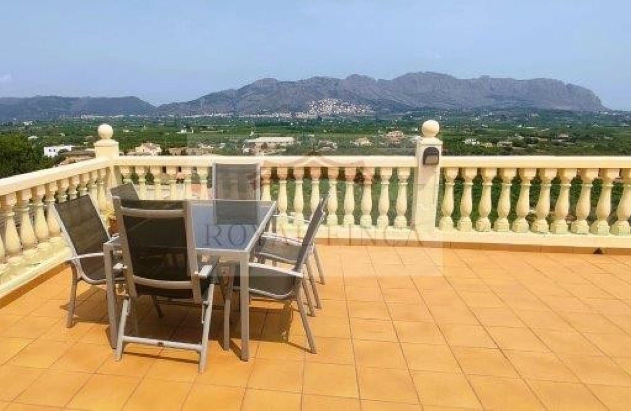 Sale - Chalet -
Benidoleig - Costa Blanca 