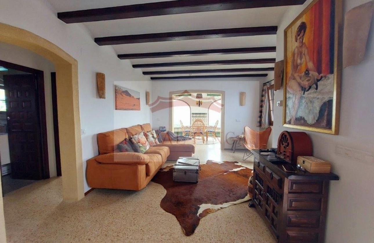 Venta - Chalet -
Pedreguer