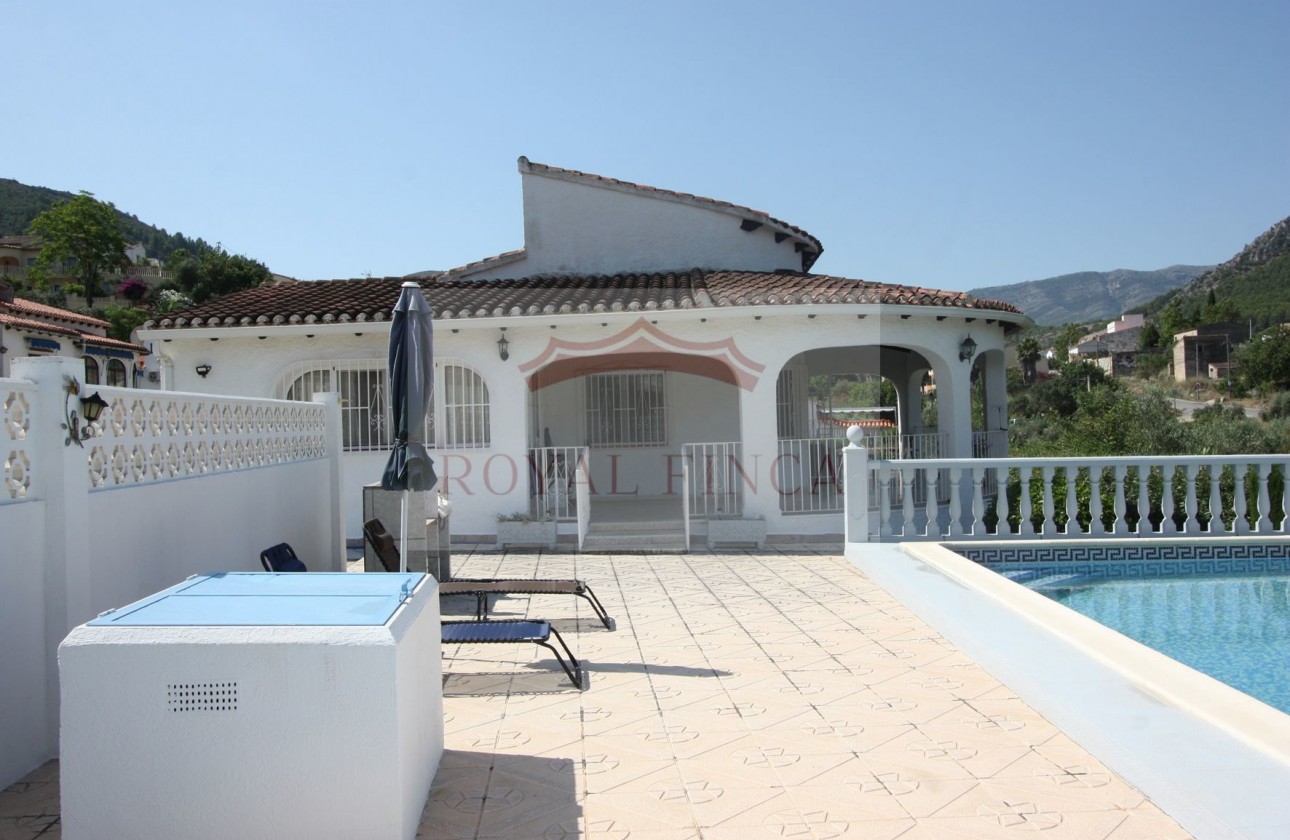 Venta - Chalet -
Orba