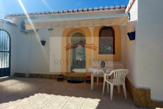 Sale - Chalet -
Benidoleig - Costa Blanca 