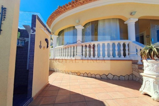 Resale - Chalet -
El Ràfol D'Almúnia