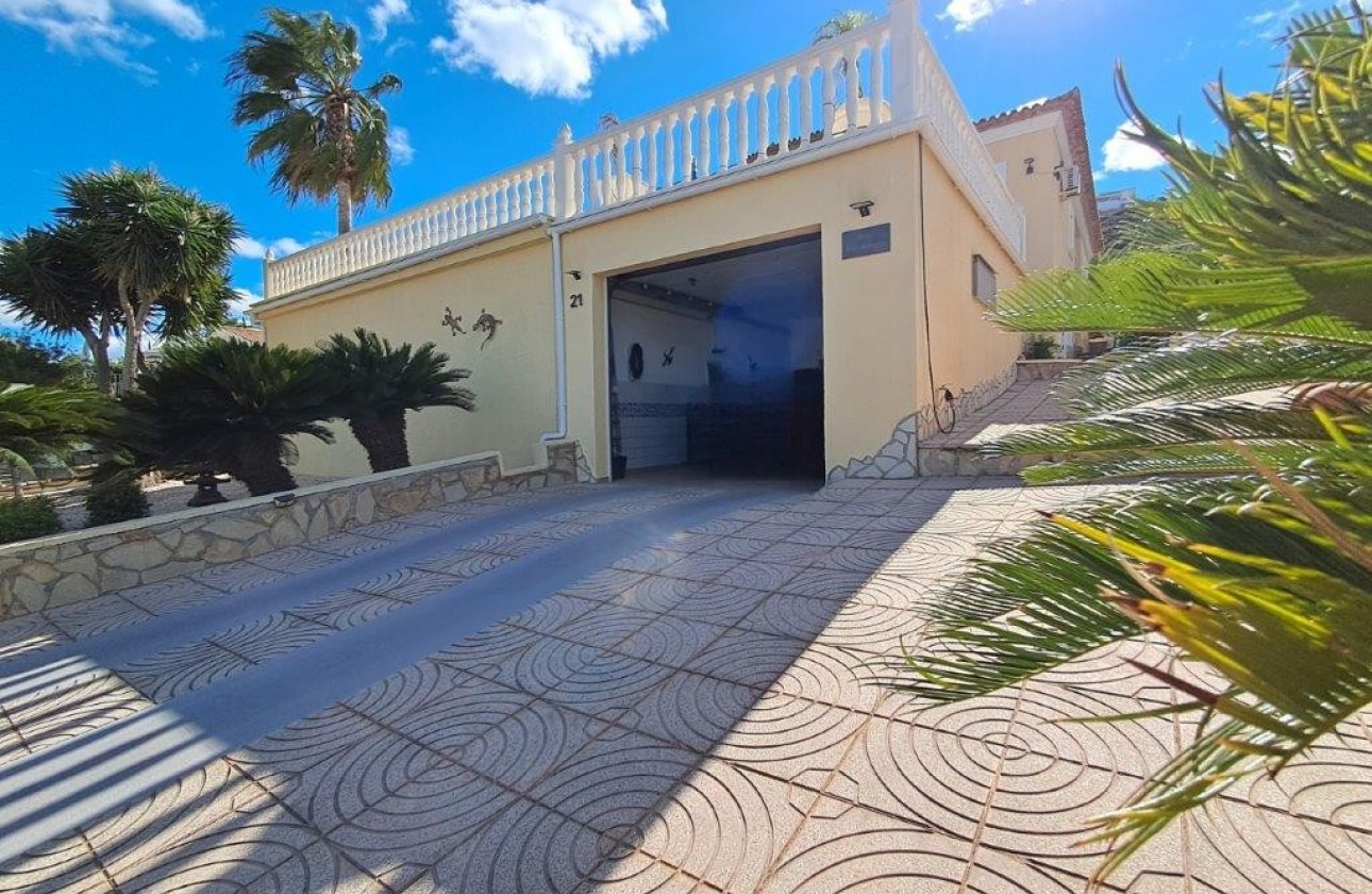 Resale - Chalet -
El Ràfol D'Almúnia