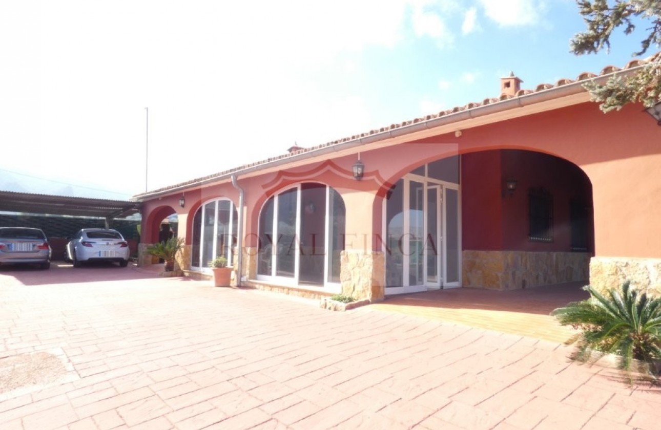 Sale - Chalet -
Pedreguer