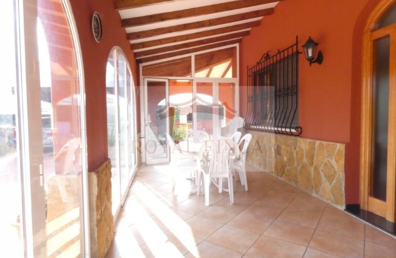Sale - Chalet -
Pedreguer