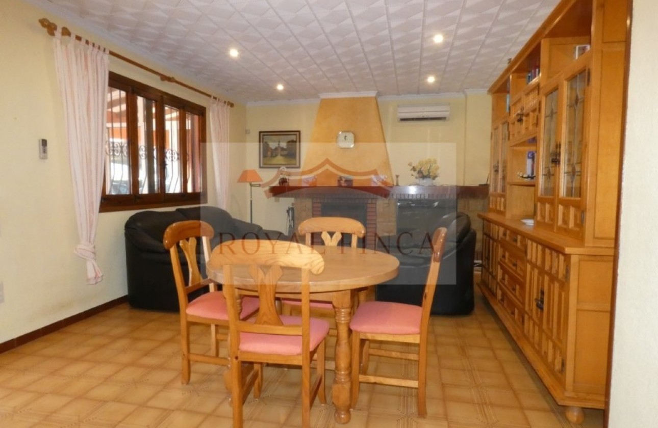 Sale - Chalet -
Pedreguer