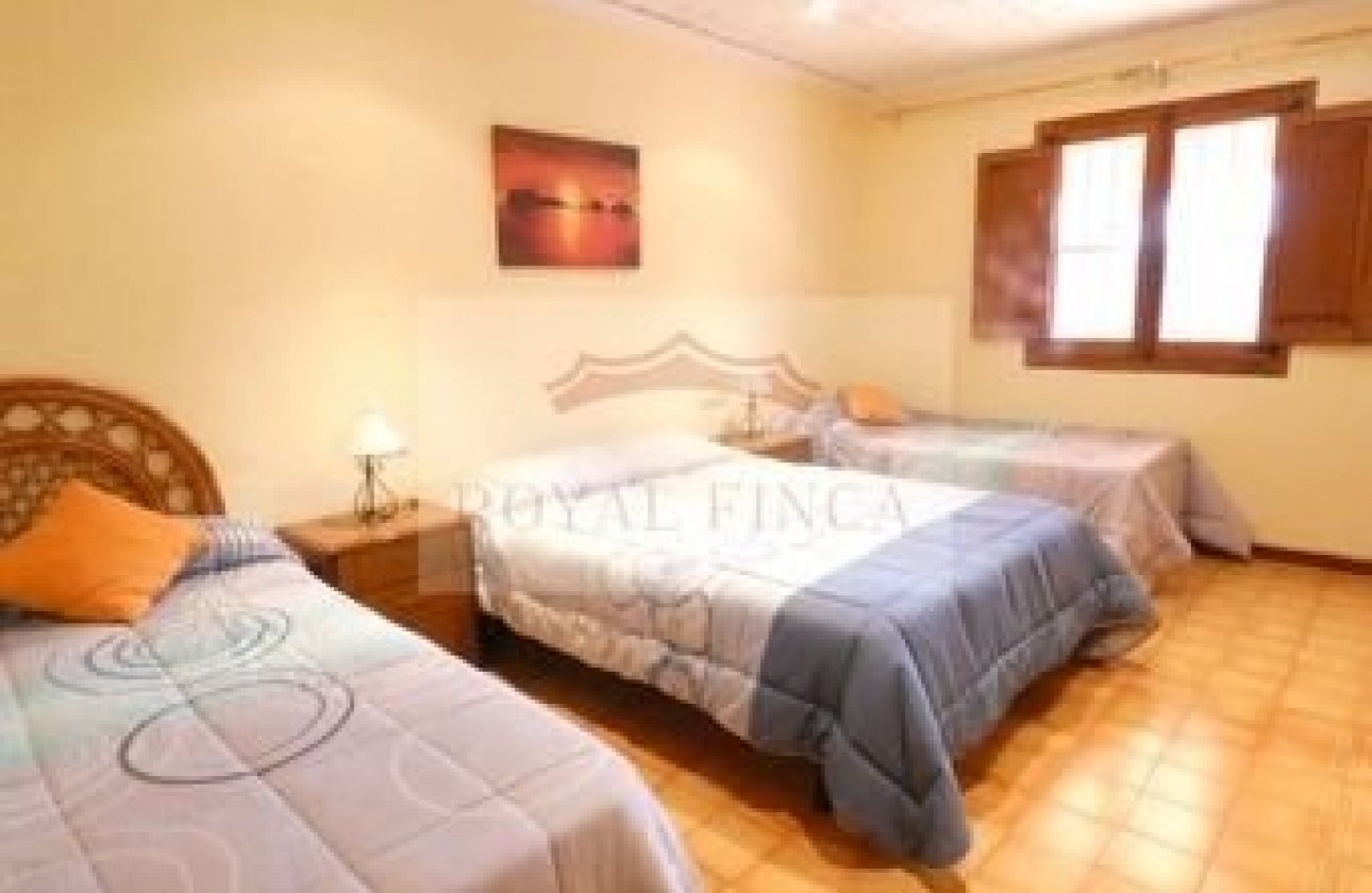 Sale - Chalet -
Pedreguer