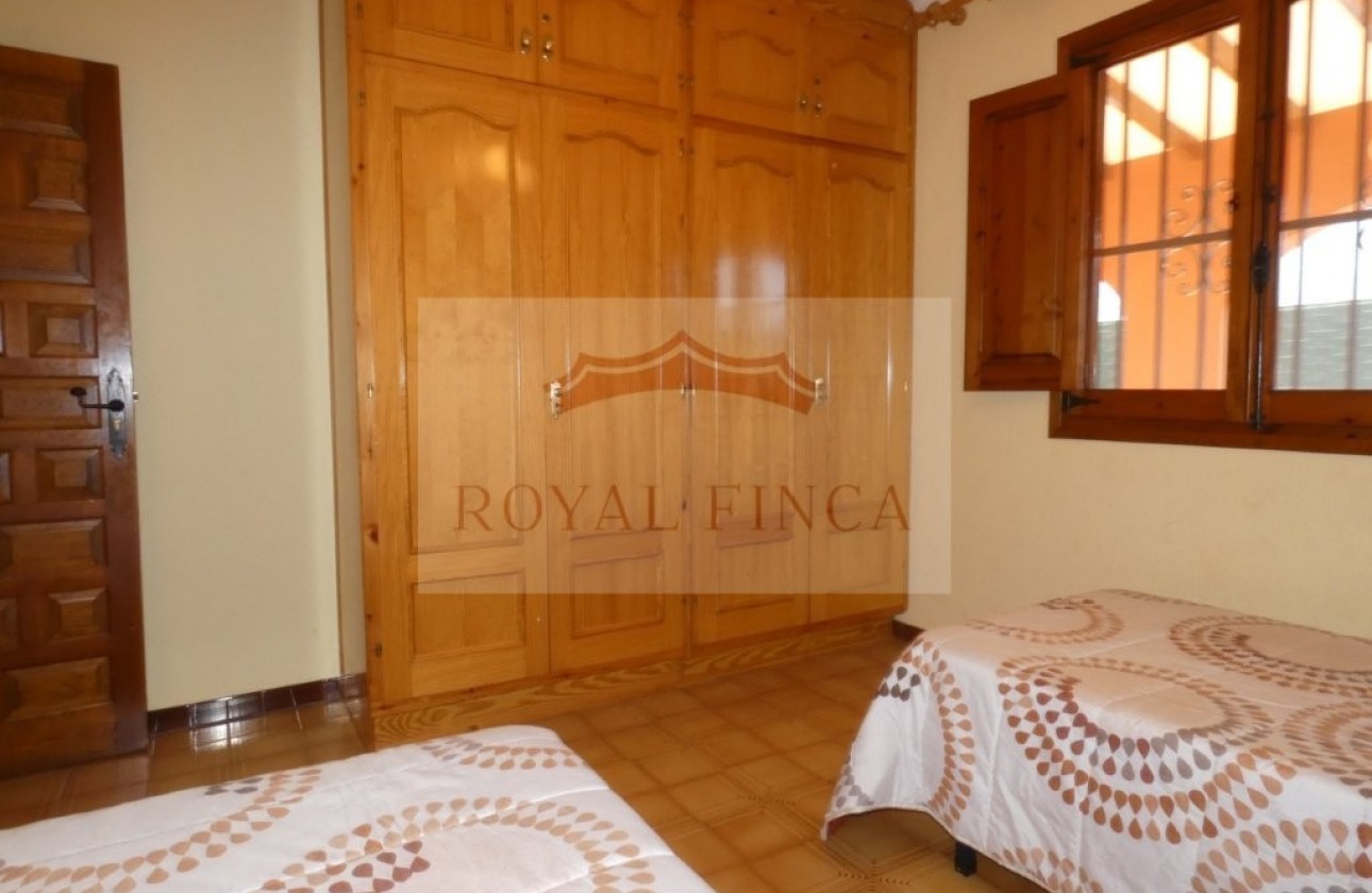 Sale - Chalet -
Pedreguer