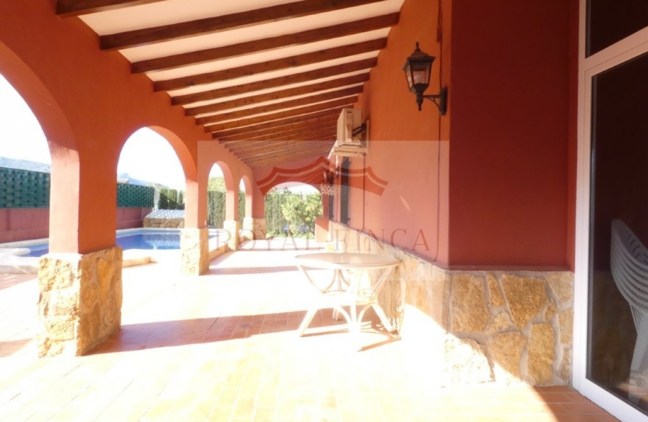 Sale - Chalet -
Pedreguer