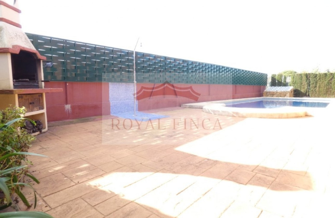 Sale - Chalet -
Pedreguer