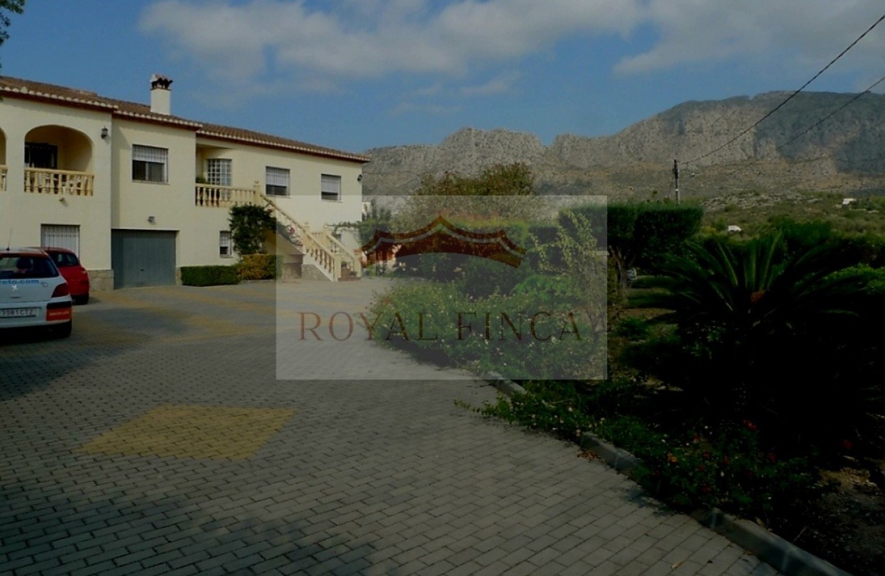 Resale - Chalet -
Beniarbeig