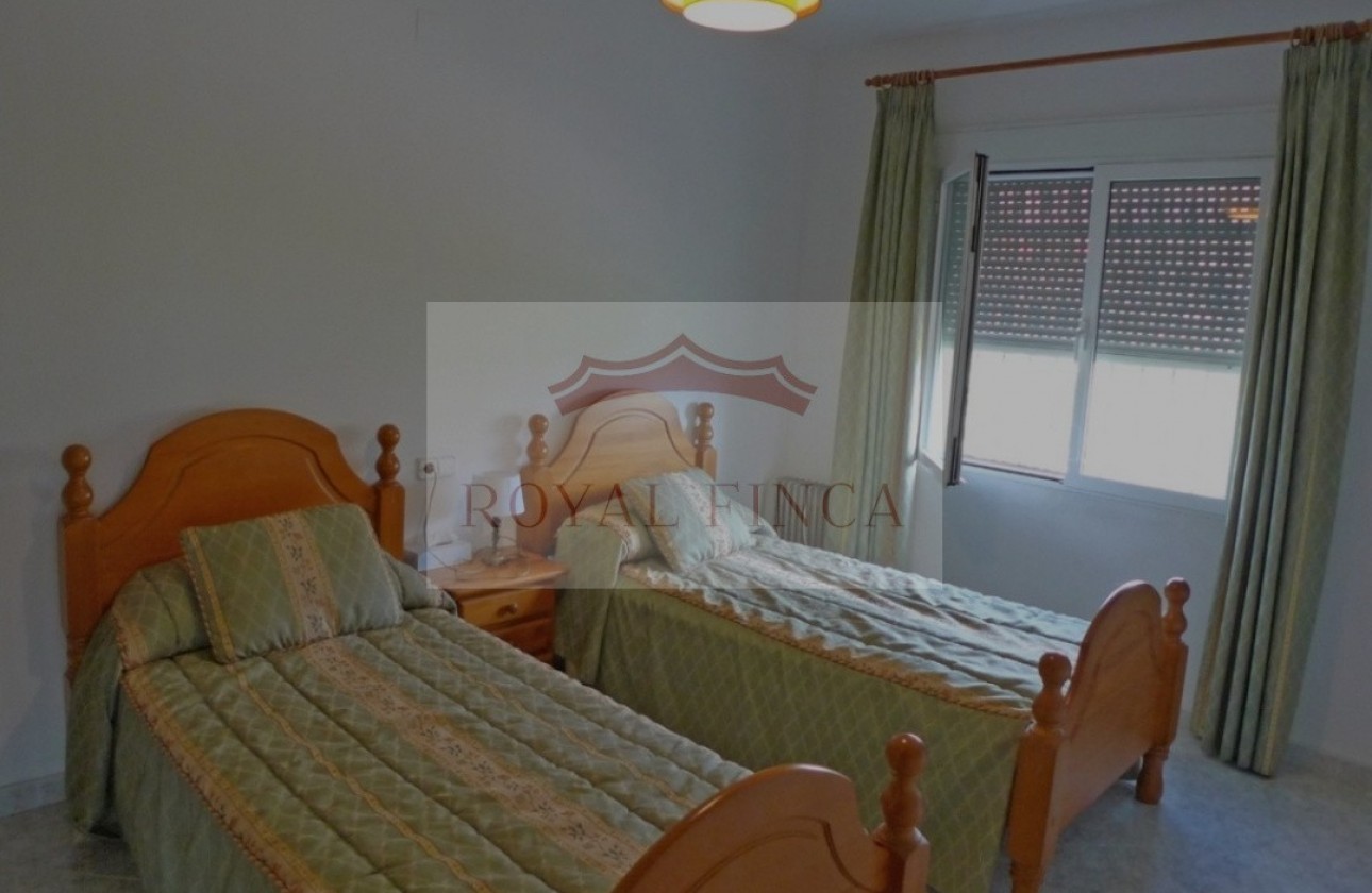 Resale - Chalet -
Beniarbeig