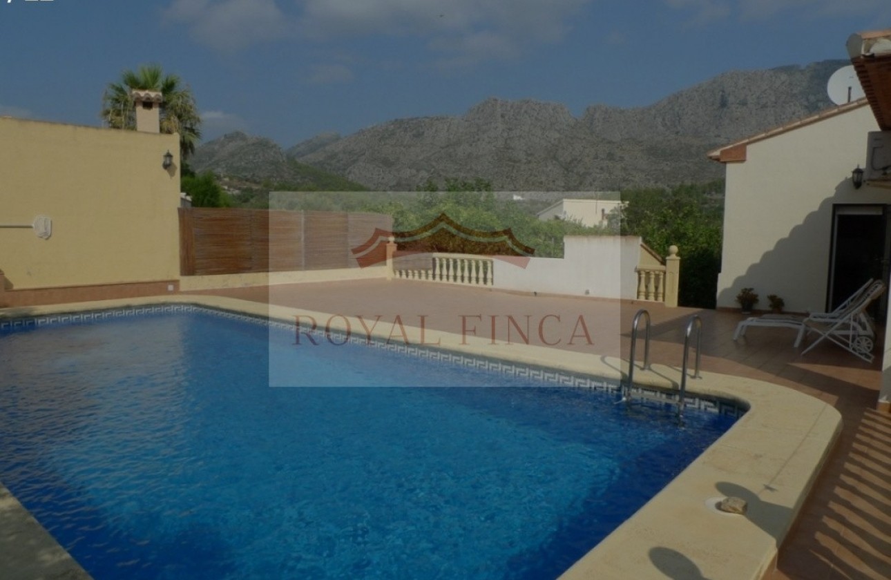 Resale - Chalet -
Beniarbeig