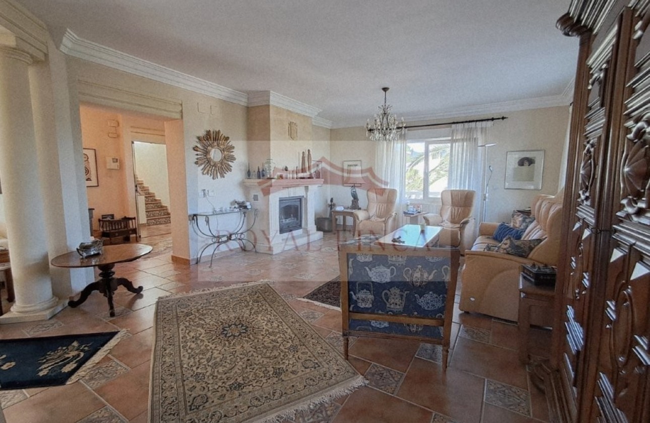 Sale - Chalet -
Pedreguer