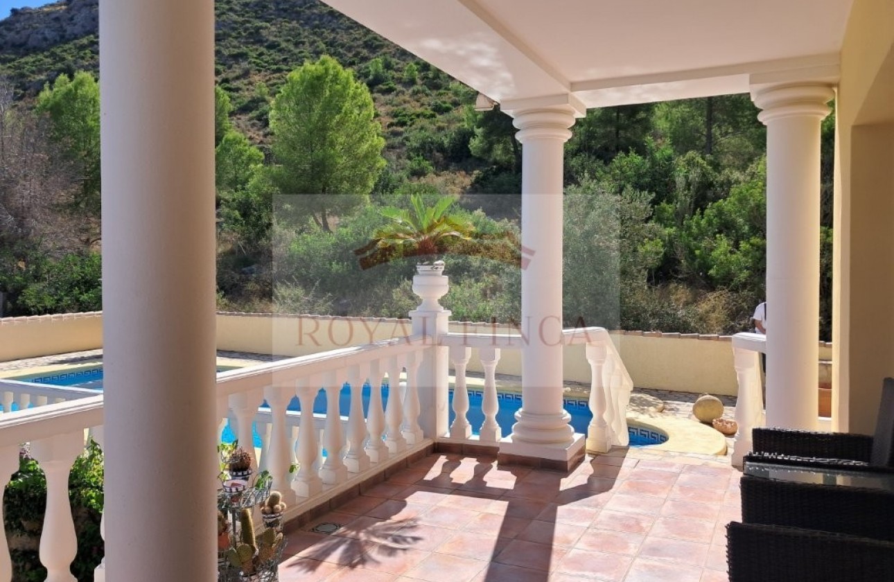 Sale - Chalet -
Pedreguer