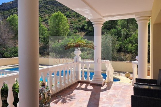 Sale - Chalet -
Pedreguer