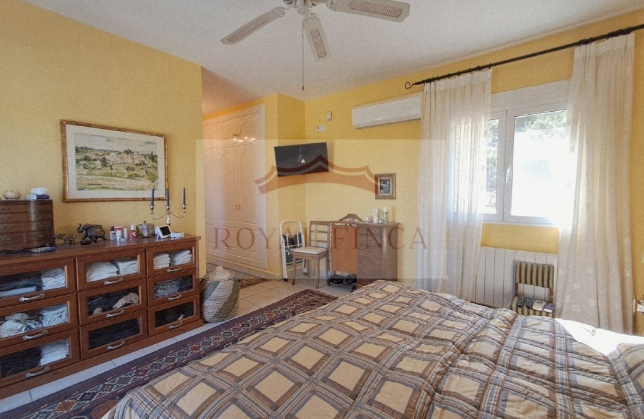 Sale - Chalet -
Pedreguer