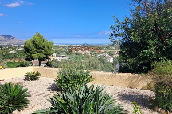 Sale - Chalet -
Pedreguer