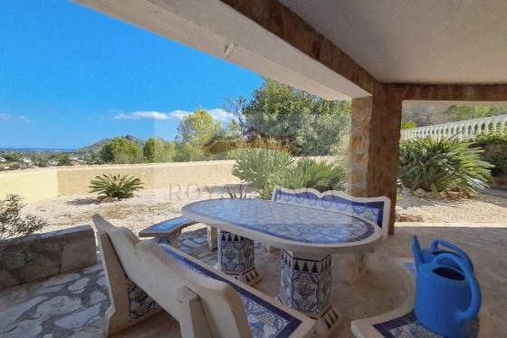 Sale - Chalet -
Pedreguer