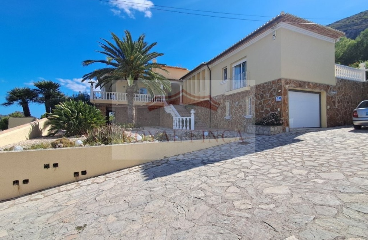 Sale - Chalet -
Pedreguer