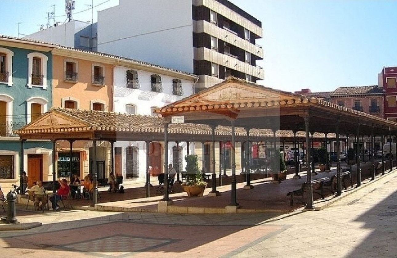 Sale - Chalet -
Pedreguer