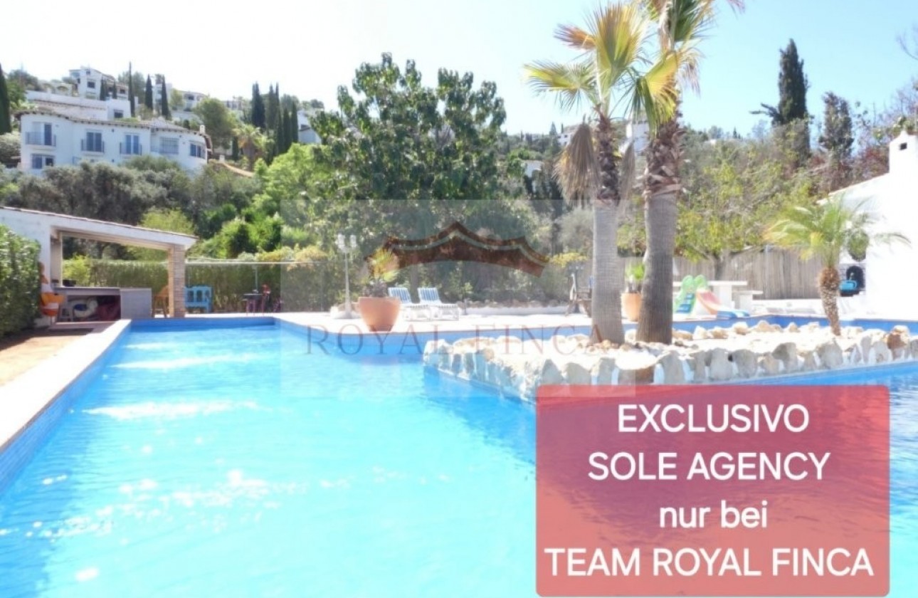 Sale - Villa / Semi semi-detached -
Denia - Devesses - Monte Pego