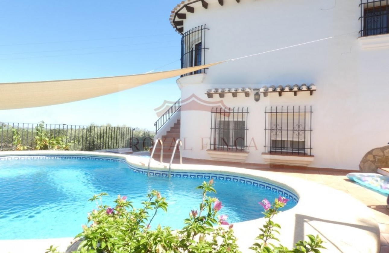 Sale - Villa / Semi semi-detached -
Denia - Devesses - Monte Pego