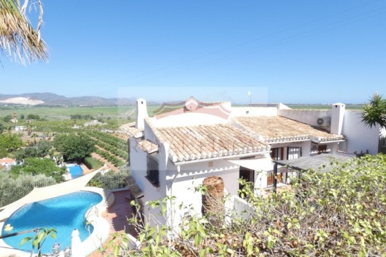 Sale - Villa / Semi semi-detached -
Denia - Devesses - Monte Pego