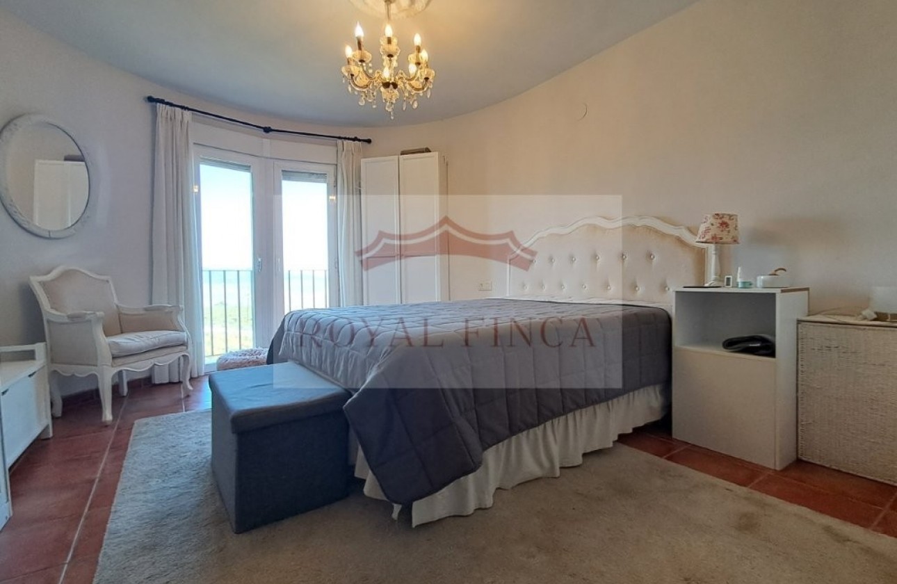 Sale - Villa / Semi semi-detached -
Denia - Devesses - Monte Pego