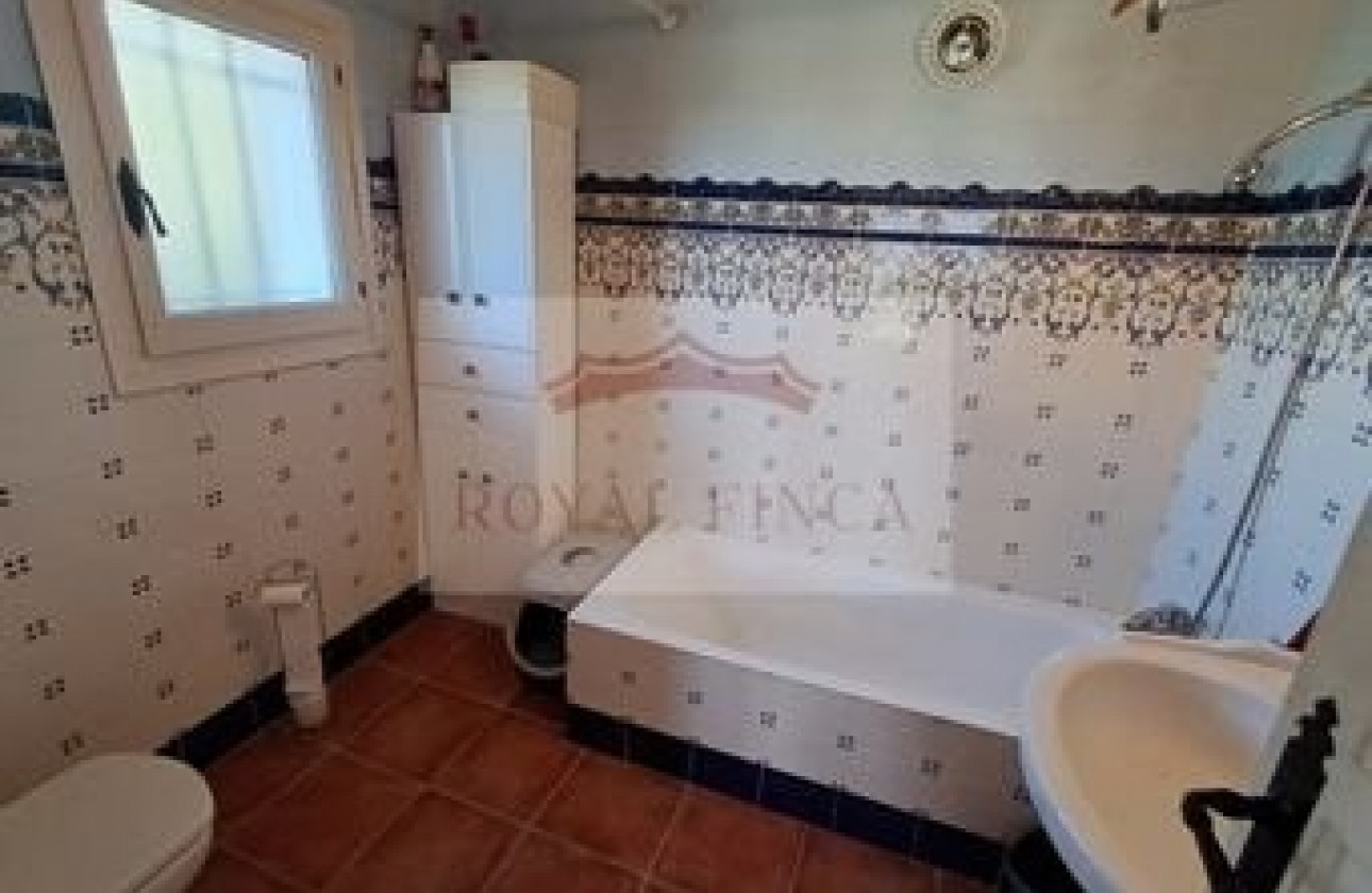 Sale - Villa / Semi semi-detached -
Denia - Devesses - Monte Pego