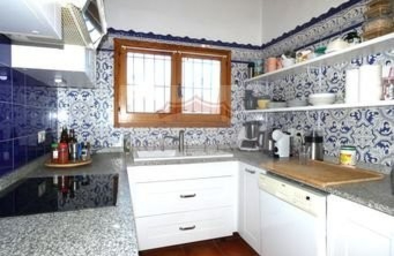 Sale - Villa / Semi semi-detached -
Denia - Devesses - Monte Pego