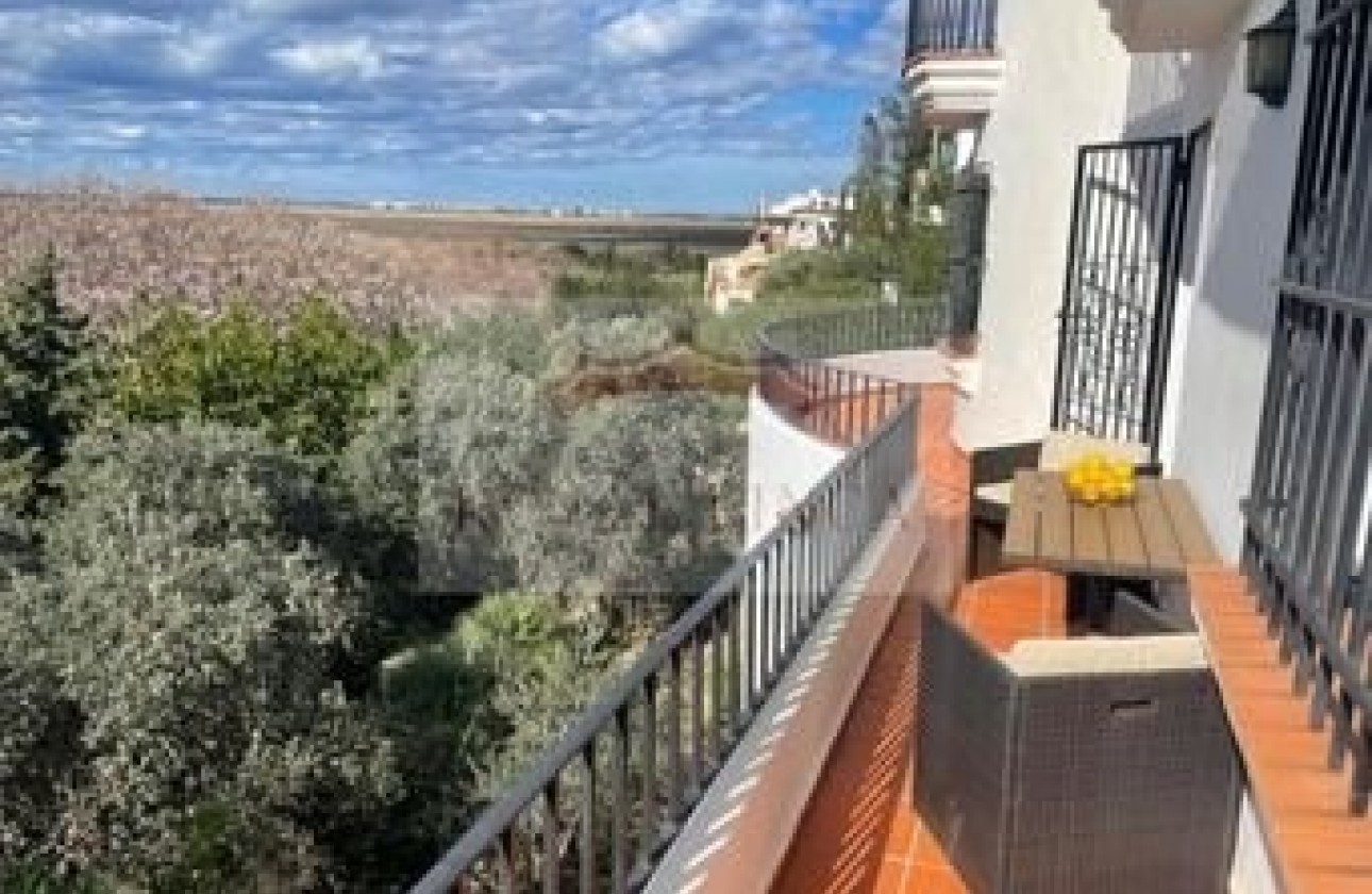 Sale - Villa / Semi semi-detached -
Denia - Devesses - Monte Pego