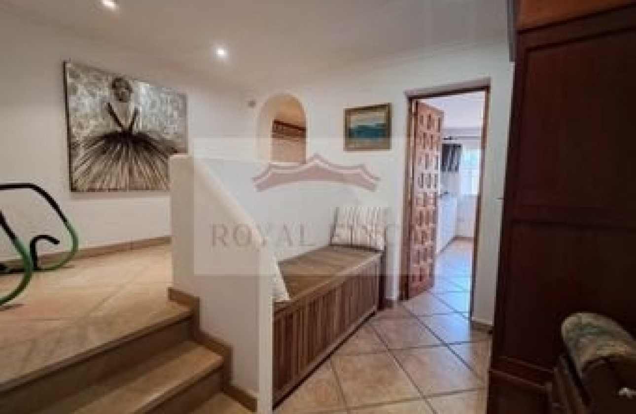 Sale - Villa / Semi semi-detached -
Denia - Devesses - Monte Pego