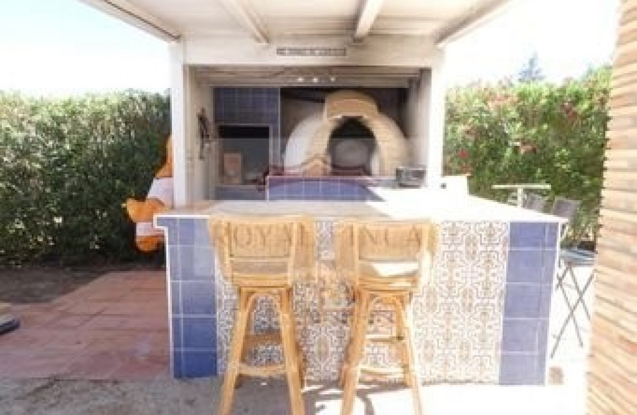 Sale - Villa / Semi semi-detached -
Denia - Devesses - Monte Pego