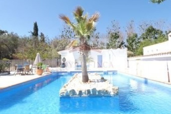 Sale - Villa / Semi semi-detached -
Denia - Devesses - Monte Pego