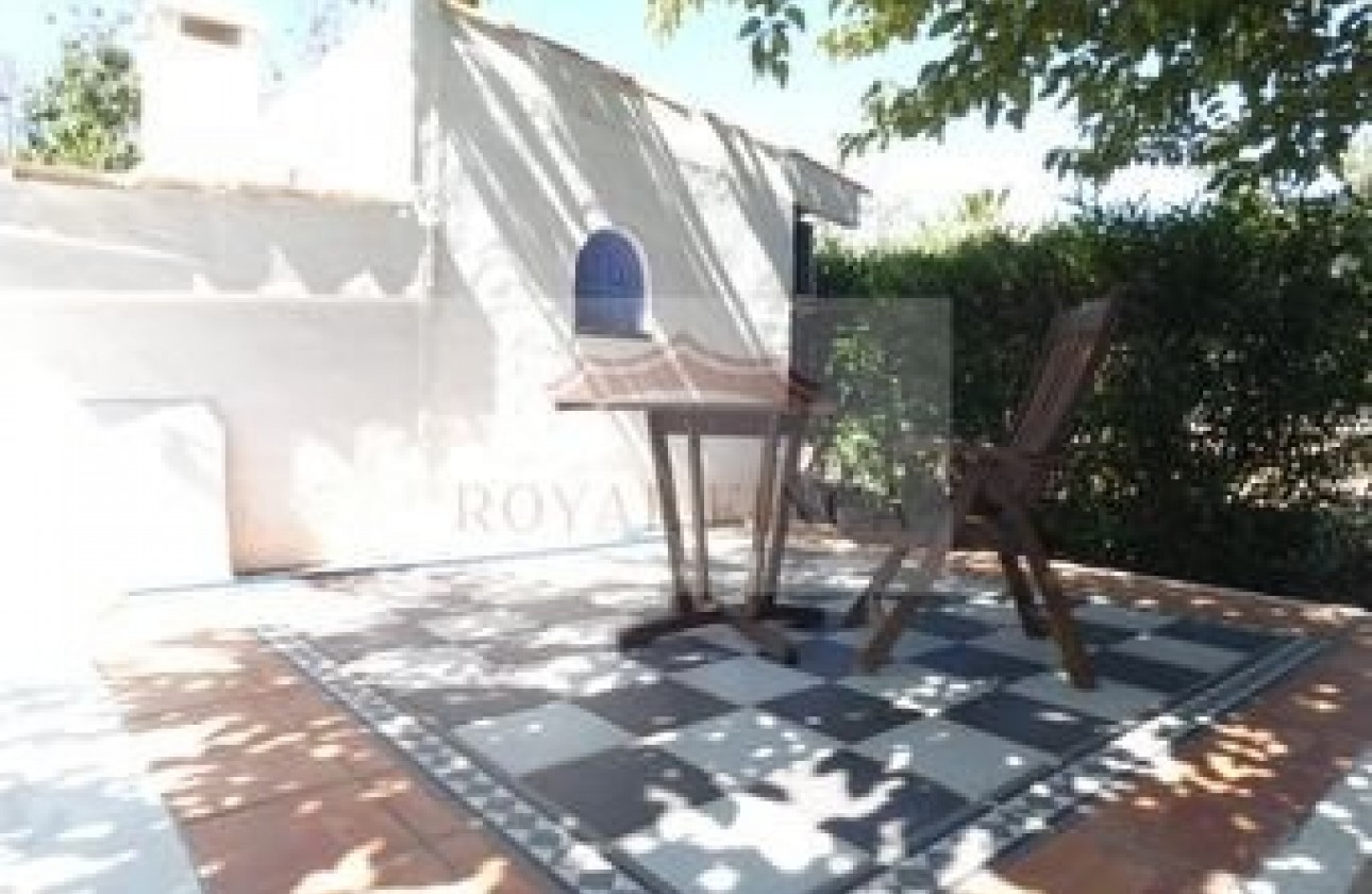 Sale - Villa / Semi semi-detached -
Denia - Devesses - Monte Pego