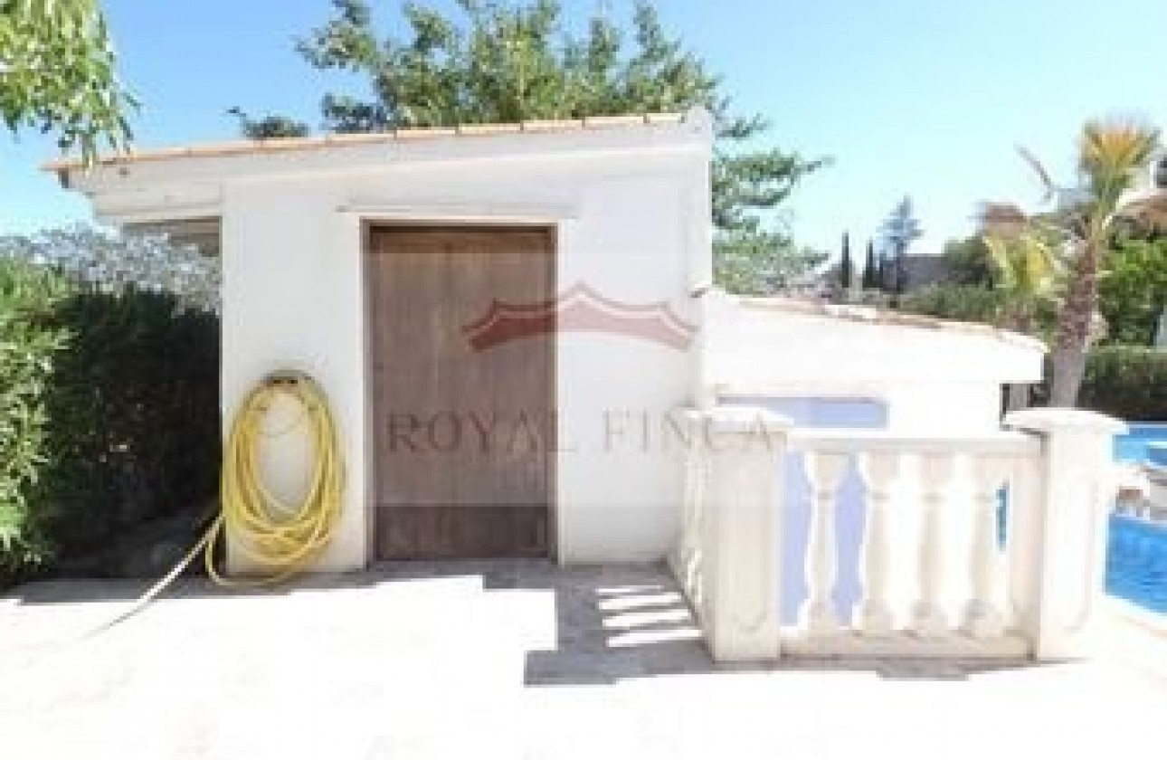 Sale - Villa / Semi semi-detached -
Denia - Devesses - Monte Pego