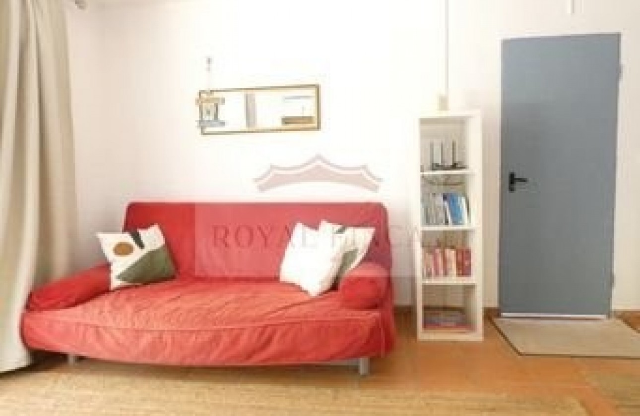 Sale - Villa / Semi semi-detached -
Denia - Devesses - Monte Pego