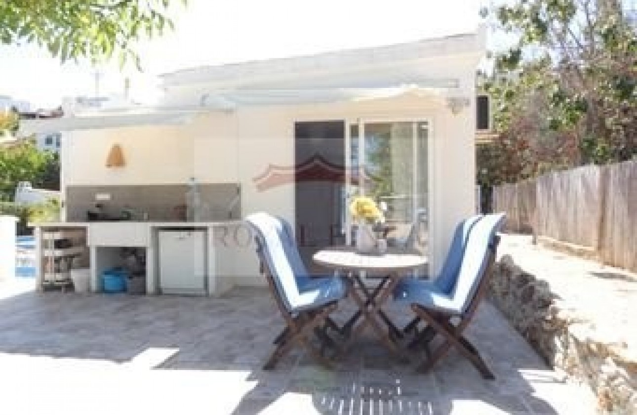 Sale - Villa / Semi semi-detached -
Denia - Devesses - Monte Pego