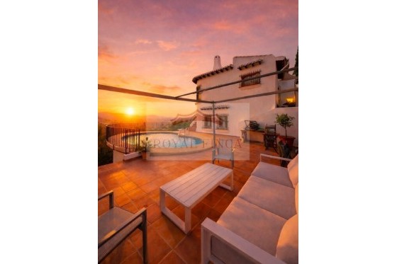 Sale - Villa / Semi semi-detached -
Denia - Devesses - Monte Pego