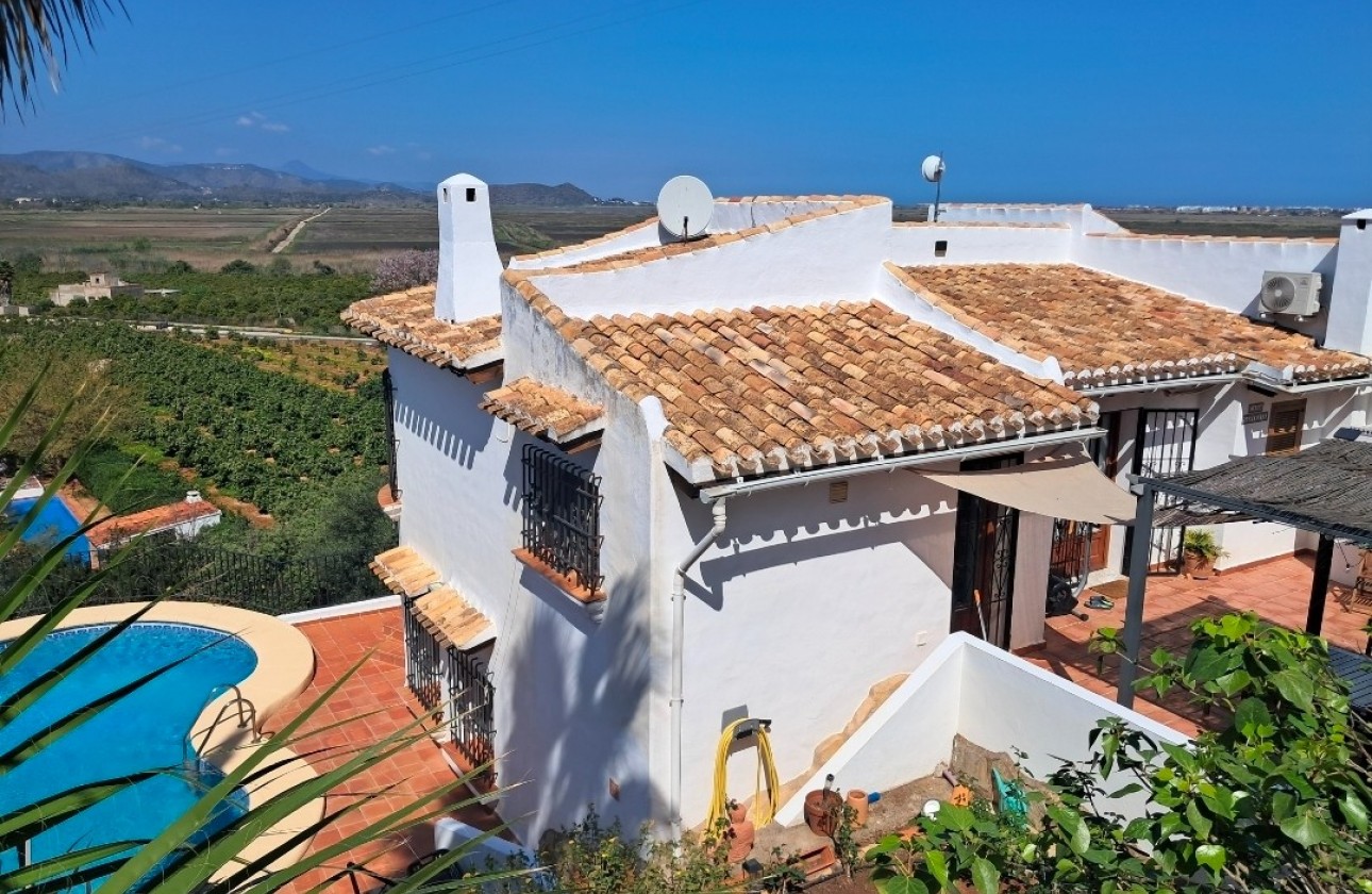 Sale - Villa / Semi semi-detached -
Denia - Devesses - Monte Pego